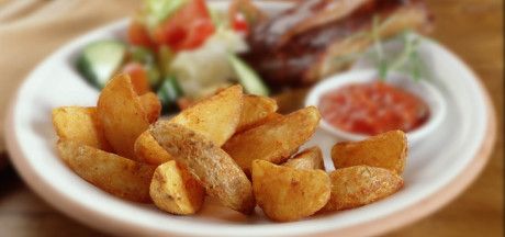 Fűszeres burgonyagerezdek tarjával