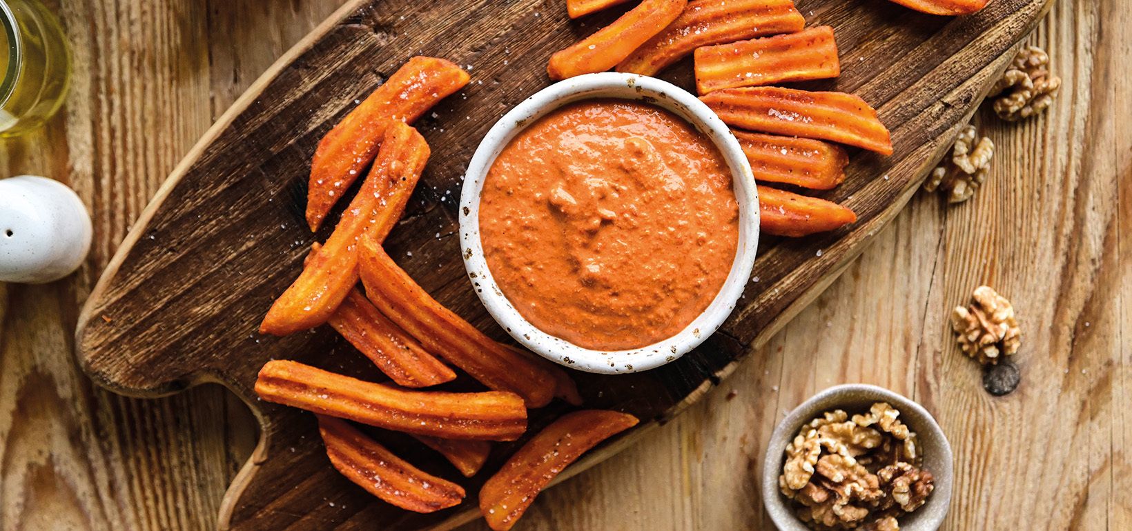 Aviko Wavy Blends hullámosan szelt paprikás burgonyahasábok muhammara mártogatósal