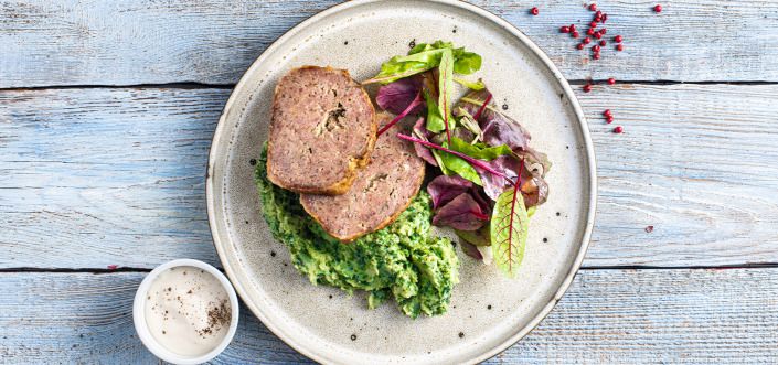 Római sült savanyúsággal és aioli mártással, spenótpürével