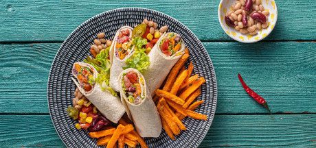 Burrito bab- és korianderkrémmel édes hasábburgonyával